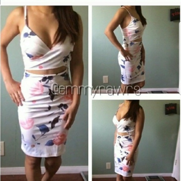 The LYLA Floral Bodycon Dress - Picture 3 of 4
